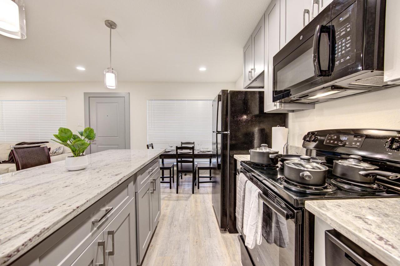 Trendy Midtown Apt, Walk To Shops & Sites, Pets Ok Houston Exterior photo
