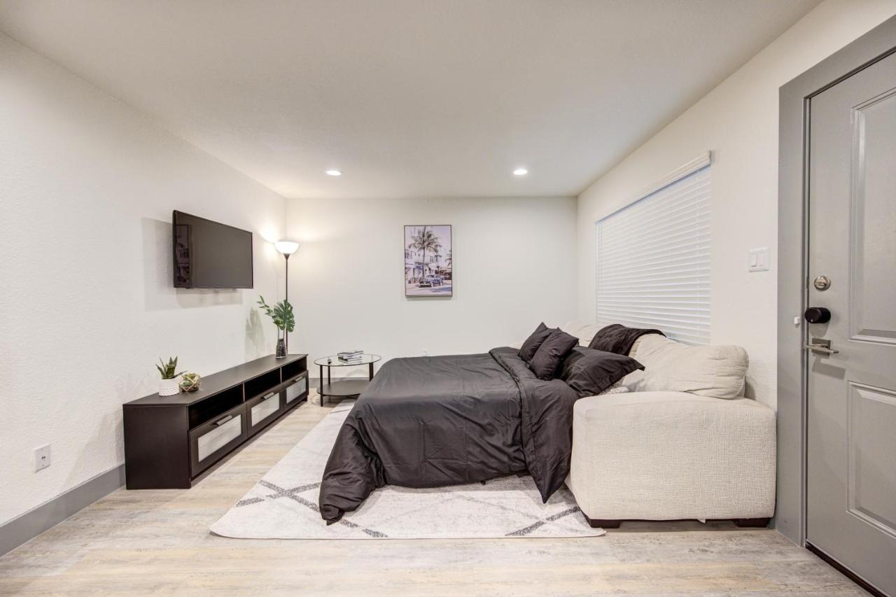 Trendy Midtown Apt, Walk To Shops & Sites, Pets Ok Houston Exterior photo