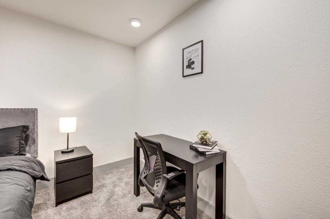 Trendy Midtown Apt, Walk To Shops & Sites, Pets Ok Houston Exterior photo