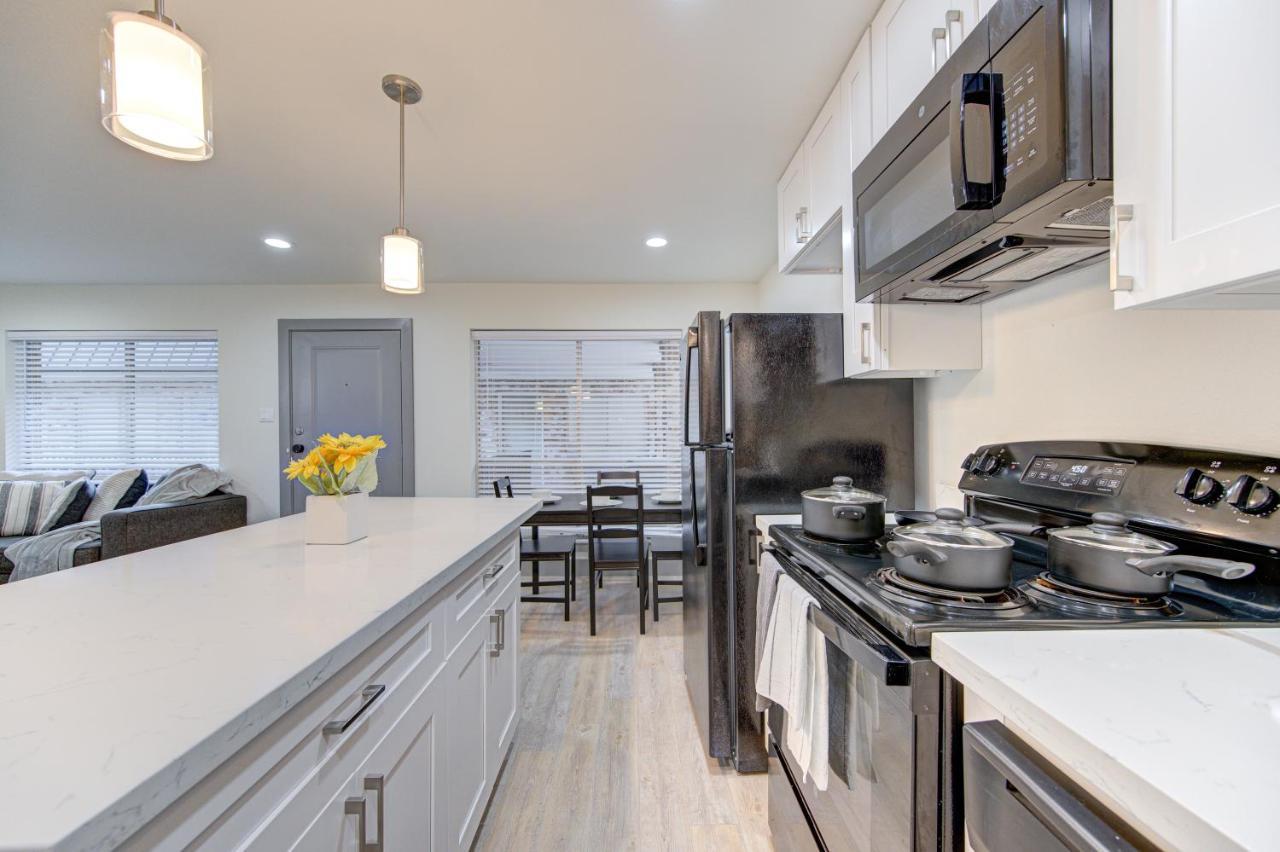 Trendy Midtown Apt, Walk To Shops & Sites, Pets Ok Houston Exterior photo