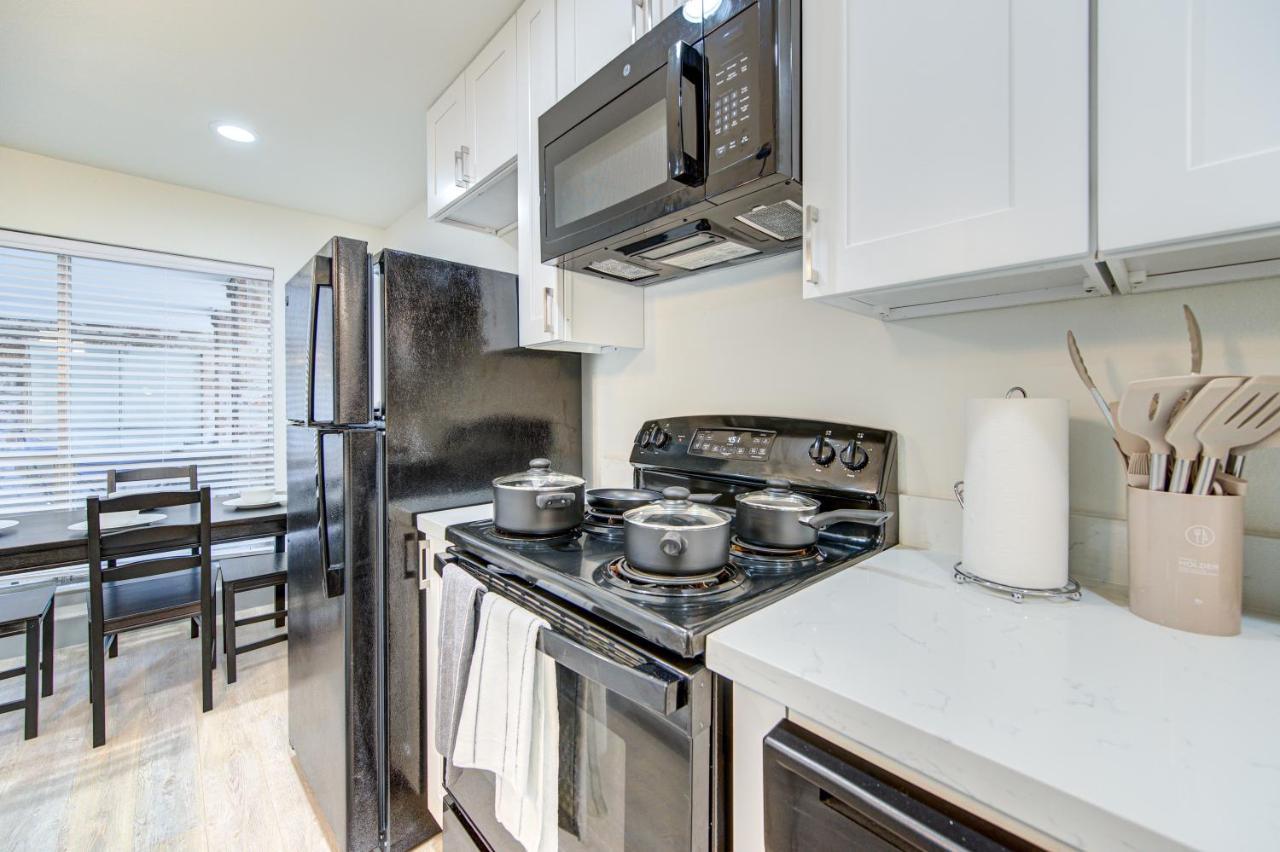 Trendy Midtown Apt, Walk To Shops & Sites, Pets Ok Houston Exterior photo