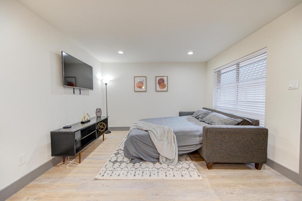 Trendy Midtown Apt, Walk To Shops & Sites, Pets Ok Houston Exterior photo